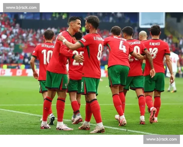 终场比分定胜负豪门对决激战九十分钟引爆全场球迷沸腾见证经典一役 终场比分定胜负豪门对决激战九十分钟引爆全场球迷沸腾见证经典一役